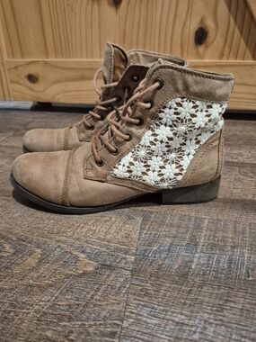Brash Tan Lace-Up Ankle Boots with Cream Crochet Panels